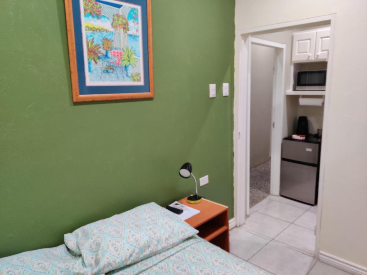 Woodbrook On The Avenue Bed & Breakfast Port of Spain Eksteriør bilde