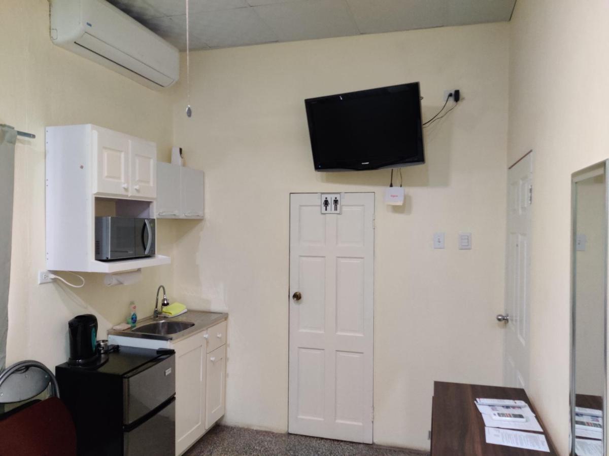 Woodbrook On The Avenue Bed & Breakfast Port of Spain Eksteriør bilde